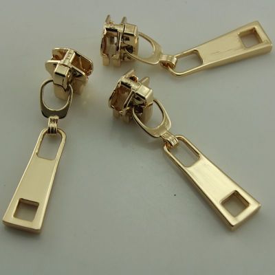 綠色風(fēng)尚，精致細(xì)節(jié) 歐洲環(huán)保電鍍5號金屬箱包拉鏈頭廠家批發(fā)定制